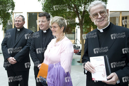 'Sei kein Spießer, sei katholisch!' Buchpräentation, Berlin