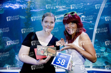 Lisa Wohlgemuth bei der Sea Life Aktion 'Unter Wasser unterm Hammer', Berlin