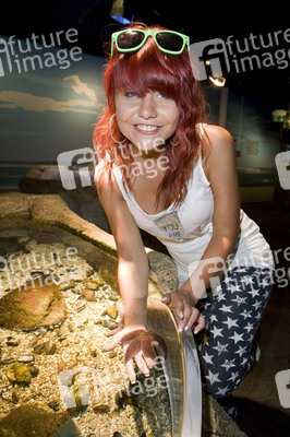 Lisa Wohlgemuth bei der Sea Life Aktion 'Unter Wasser unterm Hammer', Berlin