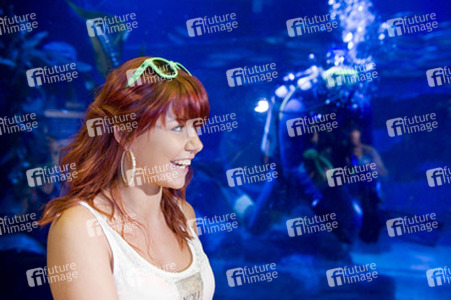 Lisa Wohlgemuth bei der Sea Life Aktion 'Unter Wasser unterm Hammer', Berlin