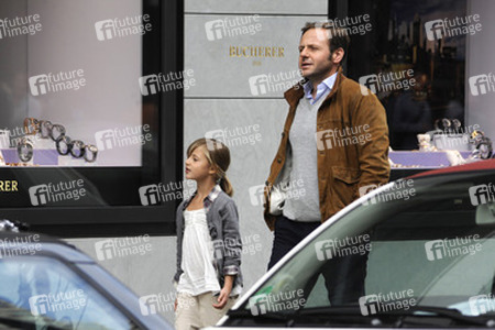 Emma Tiger Schweiger, Samuel Finzi