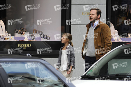 Emma Tiger Schweiger, Samuel Finzi