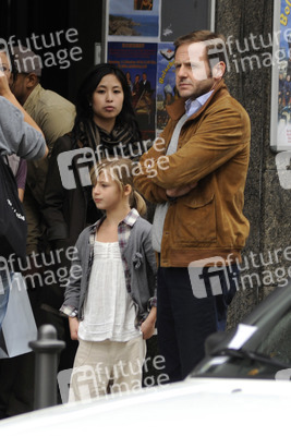 Emma Tiger Schweiger, Samuel Finzi