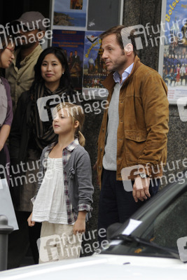 Emma Tiger Schweiger, Samuel Finzi