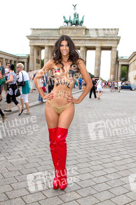 Micaela Schäfer Photocall zur Bundestagswahl, Berlin