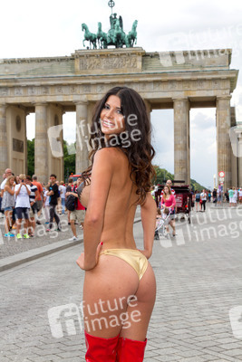 Micaela Schäfer Photocall zur Bundestagswahl, Berlin