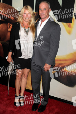 Robert John Burke mit Partnerin