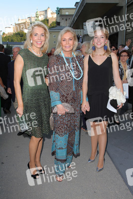 Gabriele Inaara Begum Aga Khan mit Mutter Renate Thyssen-Henne und Tochter Theresa Prinzessin von Leiningen