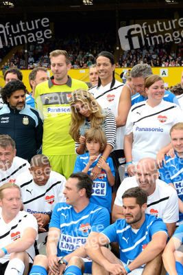 Jorge Gonzalez, Sylvie van der Vaart mit Sohn Damian van der Vaart und Mitspielern