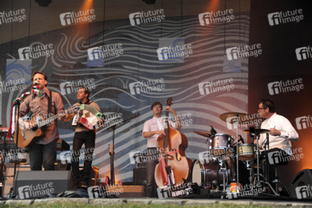 Joey Burns, Sergio Mendoza, Ryan Alfred, John Convertino (Calexico)