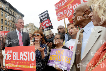Bill de Blasio, Susan Sarandon, Harry Belafonte mit Gattin Pamela