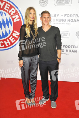 'Wembley - Football is coming hoam' Premiere, München