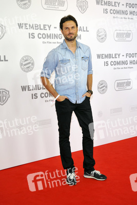 'Wembley - Football is coming hoam' Premiere, München