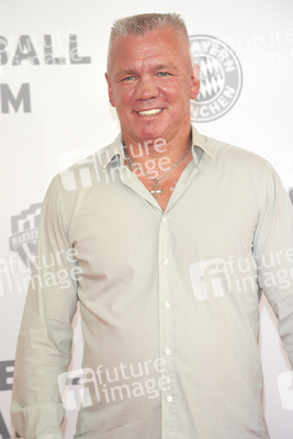 'Wembley - Football is coming hoam' Premiere, München