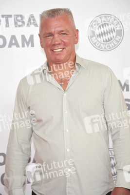 'Wembley - Football is coming hoam' Premiere, München