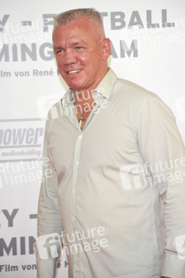 'Wembley - Football is coming hoam' Premiere, München