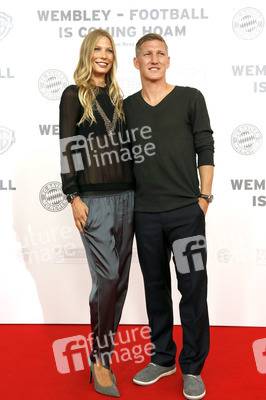 'Wembley - Football is coming hoam' Premiere, München