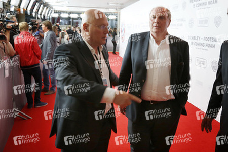 'Wembley - Football is coming hoam' Premiere, München