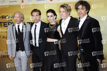 Harald Zwart, Kevin Zegers, Lily Collins, Jamie Campbell Bower, Robert Sheehan