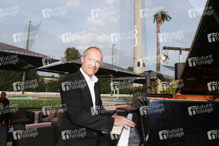 Joja Wendt in der Golf Lounge, Hamburg