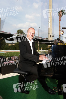 Joja Wendt in der Golf Lounge, Hamburg