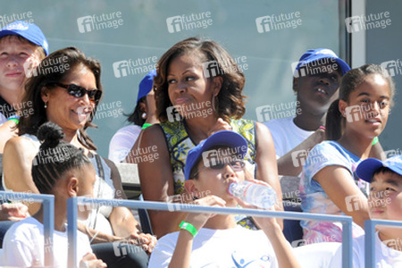 Jeanne Moutoussamy-Ashe, Michelle Obama, Sasha Obama