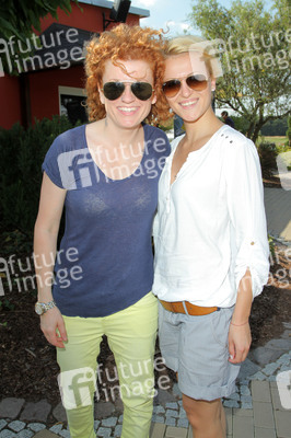 Lucy Diakovska mit Freundin Kamelia