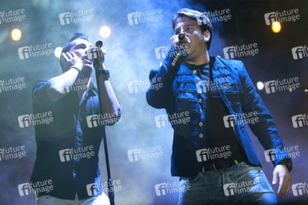 Andy & Lucas Perform in Alcala de Henares