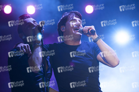 Andy & Lucas Perform in Alcala de Henares