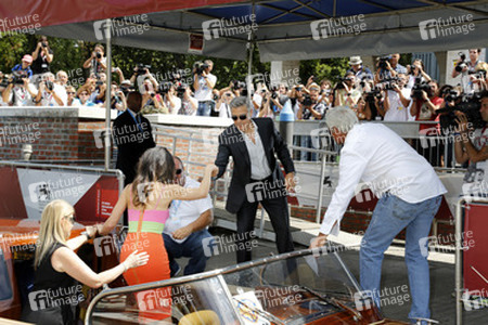Auf dem Weg zum 'Gravity' Photocall, Biennale 2013