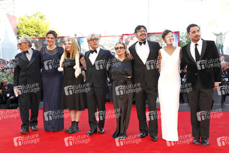 Renato Berta, Martina Gedek, Andrea Arnold, Ryuichi Sakamoto, Carrie Fisher, Jiang Wen, Virginie Ledoyen, Pablo Larrain (Jury)