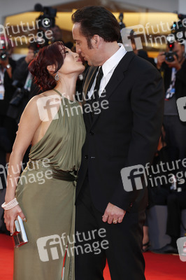 Nicolas Cage mit Ehefrau Alice Kim