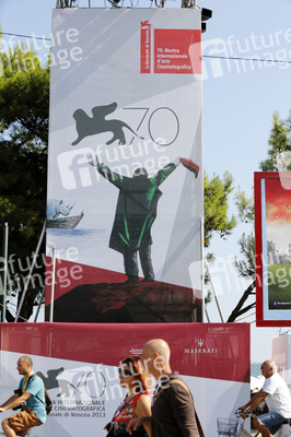 Festivalbanner, Biennale 2013