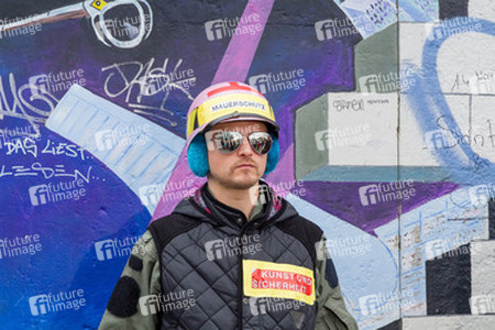 Roger Waters unterstützt den East Side Gallery Protest, Berlin