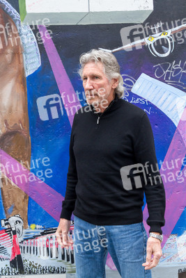 Roger Waters unterstützt den East Side Gallery Protest, Berlin