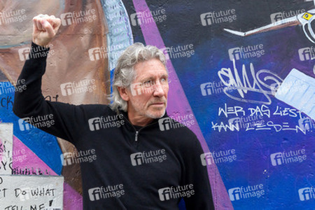 Roger Waters unterstützt den East Side Gallery Protest, Berlin