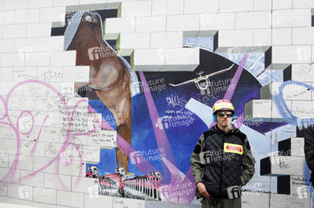 Roger Waters unterstützt den East Side Gallery Protest, Berlin
