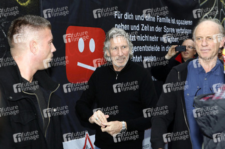 Roger Waters unterstützt den East Side Gallery Protest, Berlin