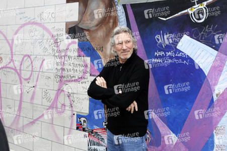Roger Waters unterstützt den East Side Gallery Protest, Berlin