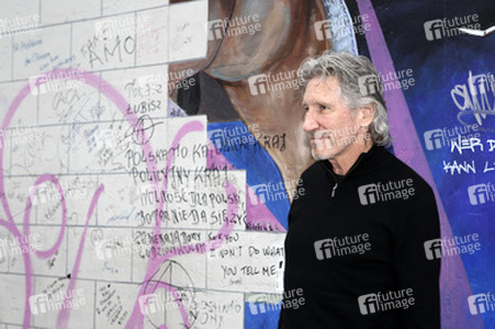 Roger Waters unterstützt den East Side Gallery Protest, Berlin