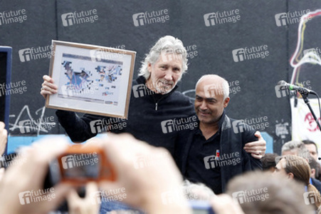 Roger Waters unterstützt den East Side Gallery Protest, Berlin