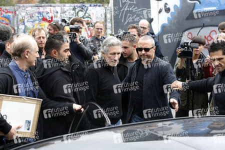 Roger Waters unterstützt den East Side Gallery Protest, Berlin