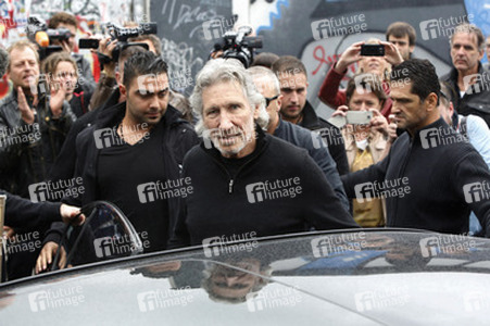 Roger Waters unterstützt den East Side Gallery Protest, Berlin