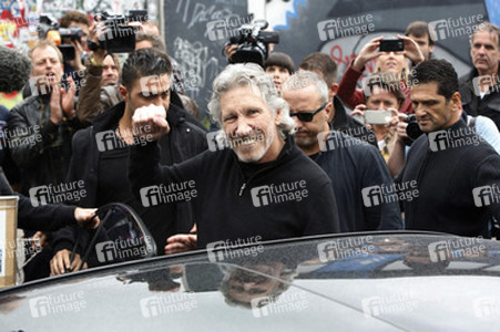 Roger Waters unterstützt den East Side Gallery Protest, Berlin