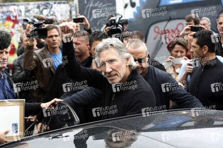 Roger Waters unterstützt den East Side Gallery Protest, Berlin