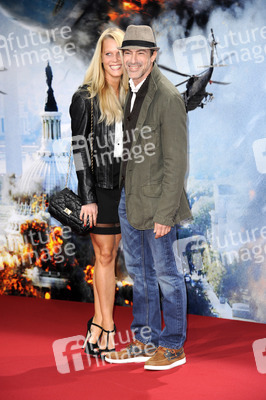 Gedeon Burkhard mit Freundin Anika Bormann