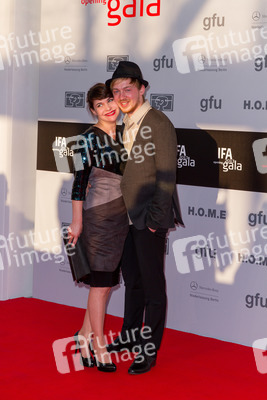 Tino Mewes mit Ehefrau Jamila Saab