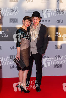 Tino Mewes mit Ehefrau Jamila Saab