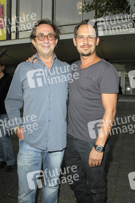 'Vijay und ich - Meine Frau geht fremd mit mir' Premiere, Berlin