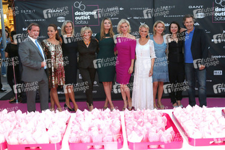Veranstalter, Nandini Mitra, Gast, Mary Roos, Mischa Barton, Eva Habermann, Nova Meierhenrich, Nathalie O'Hara, Cosma Shiva Hagen, Timothy Peach